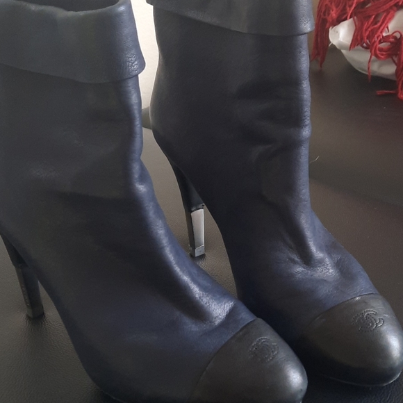 Authentic Chanel booties/Ankle boots - Picture 7 of 7